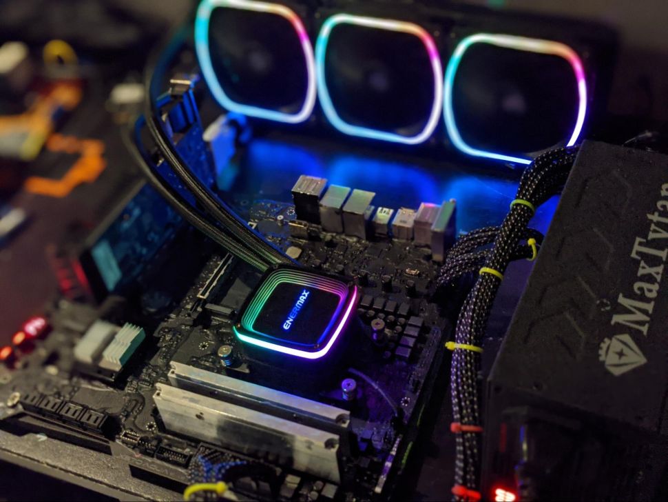 世界第二美國超頻選手Allen使用AMD R9 5950x和保銳科技的CPU水冷幻彩晶蝶超出好成績!