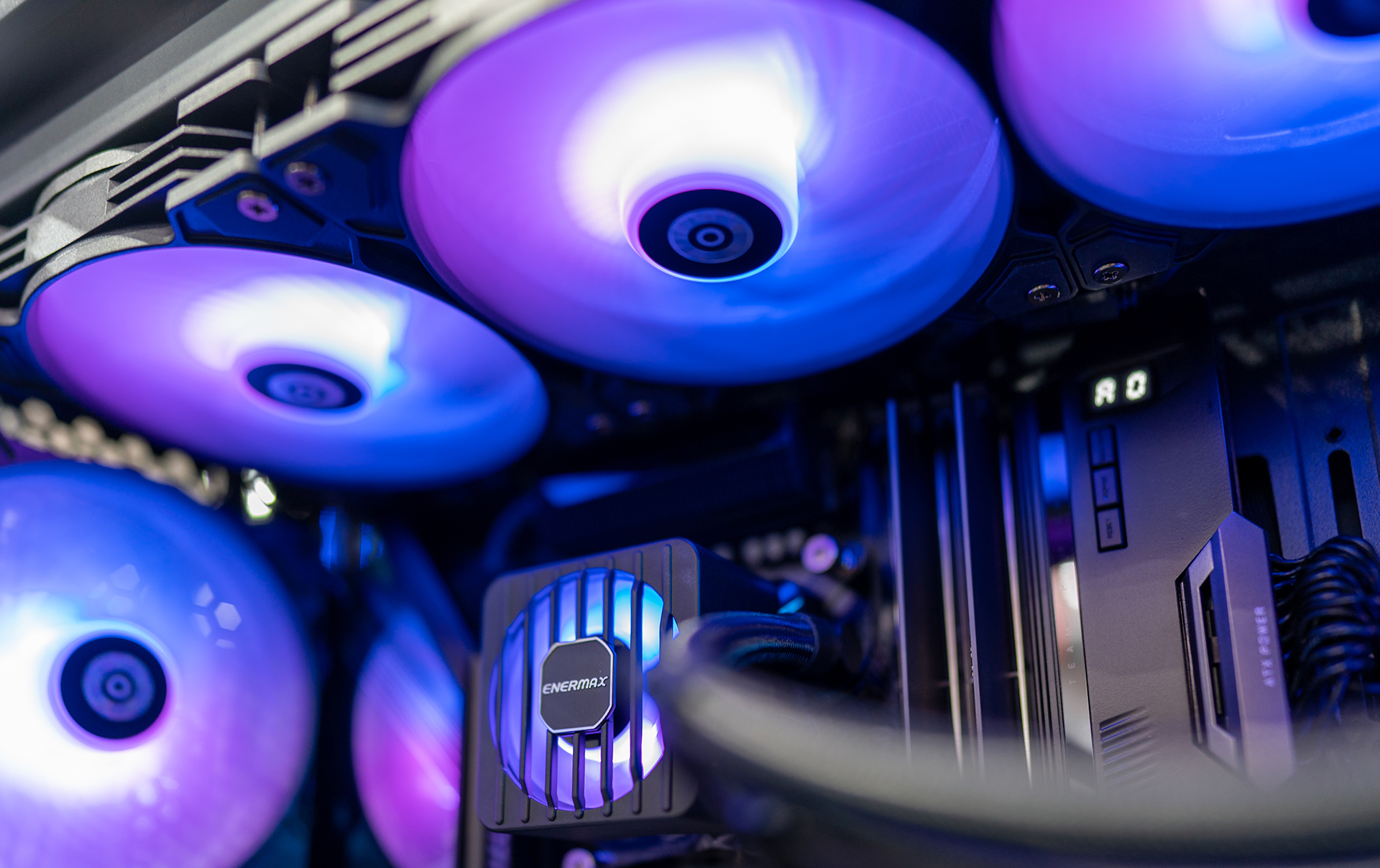 ENERMAX安耐美 LIQMAXFLO 一體式CPU水冷散熱器